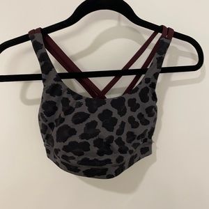 Lululemon sports bra